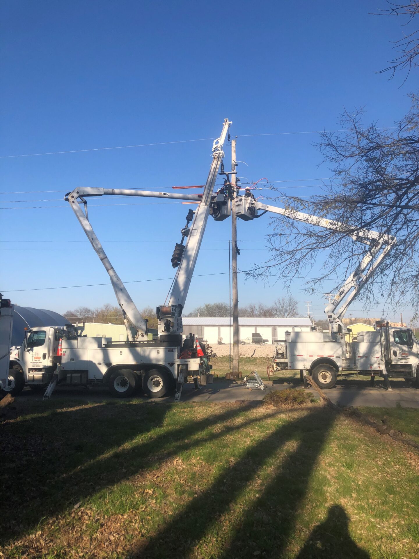 A Double Bucket for Installing a Pole